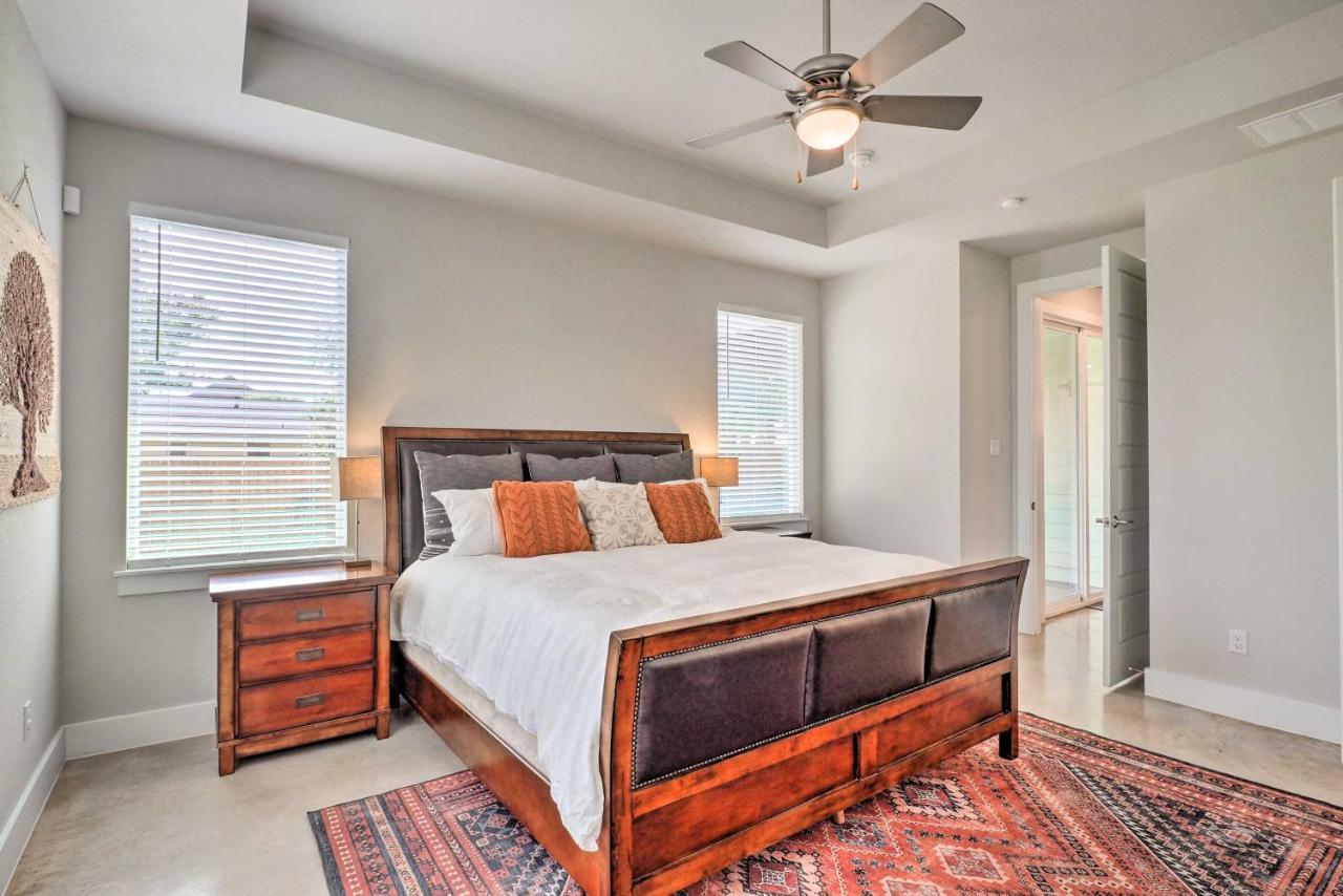 Gorgeous Georgetown Home, Walk To The Square! Екстериор снимка