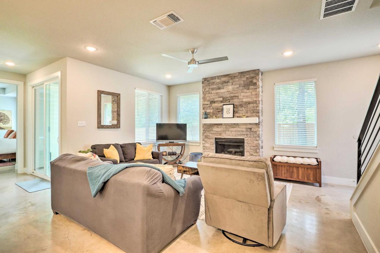 Gorgeous Georgetown Home, Walk To The Square! Екстериор снимка
