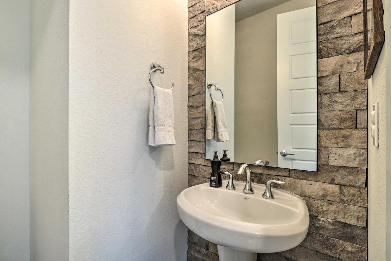 Gorgeous Georgetown Home, Walk To The Square! Екстериор снимка